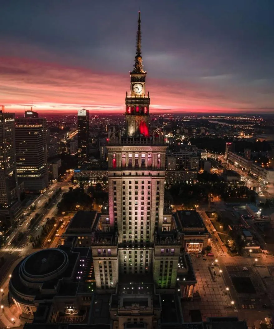Green 3 Metro Wifi 65'Tv Netflix Hbo Appletv Amazontv Disney Warsaw Poland