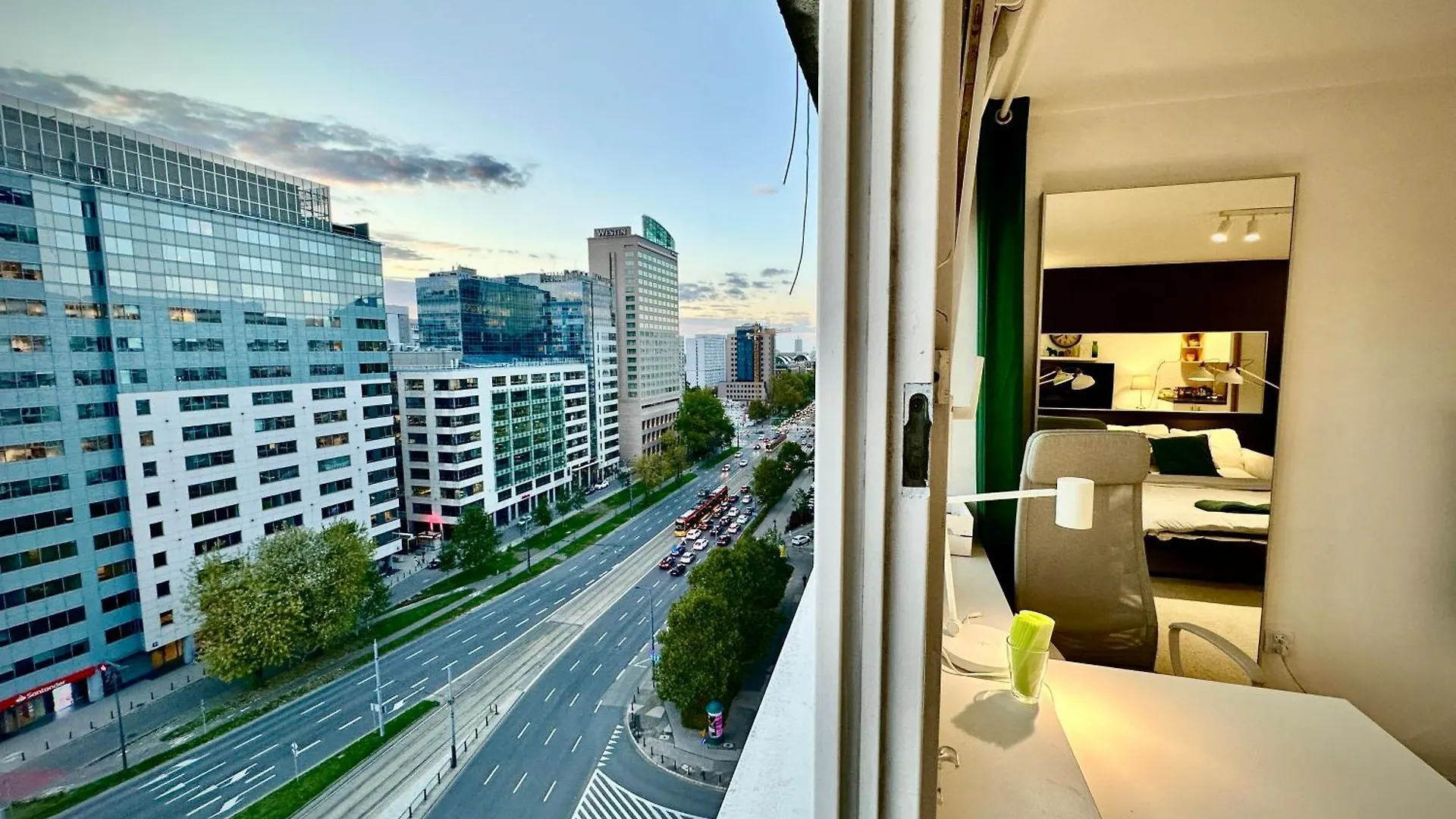 Green 3 Metro Wifi 65'Tv Netflix Hbo Appletv Amazontv Disney Warsaw 0*,