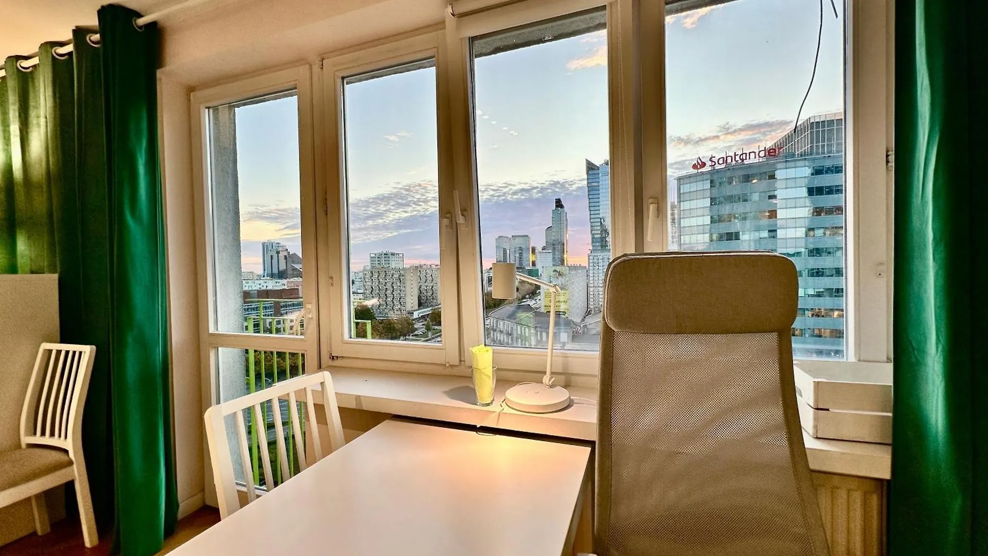 Green 3 Metro Wifi 65'Tv Netflix Hbo Appletv Amazontv Disney Warsaw Apartment