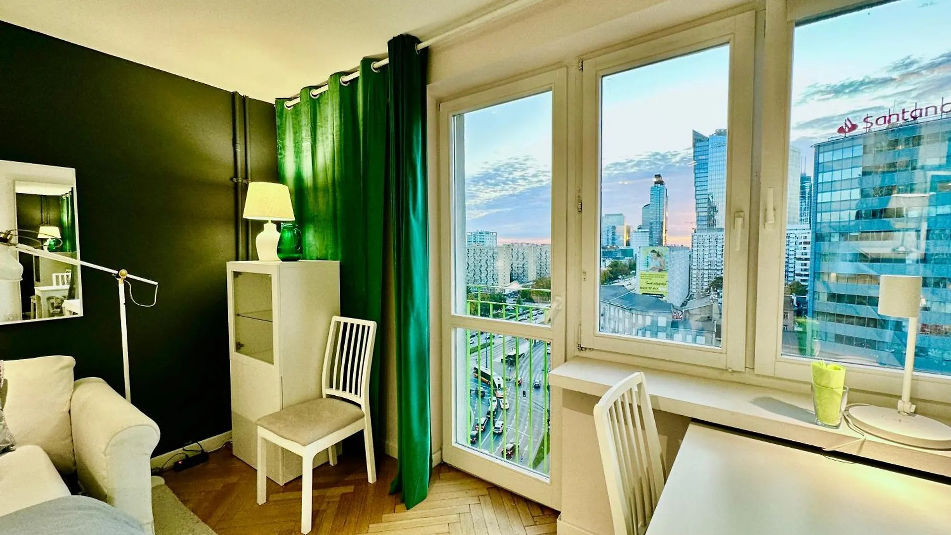 Green 3 Metro Wifi 65'Tv Netflix Hbo Appletv Amazontv Disney Warsaw Apartment